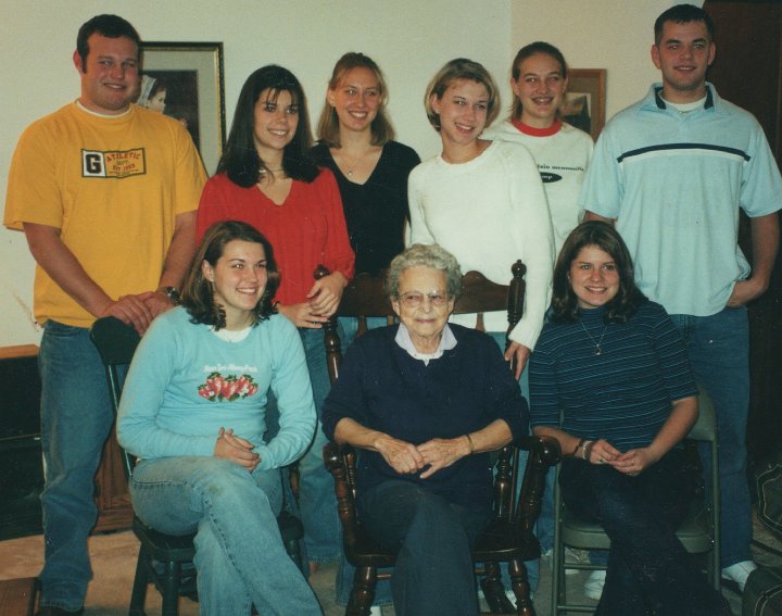 1952 1.jpg - Nik, Ashley, Mikayla, Meryl, Edna, Stephanie, Alex, ???, Aaron Roth